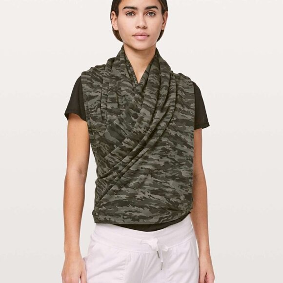 Lululemon Camo Scarf Shawl Wrap Green NWOT - Picture 5 of 11